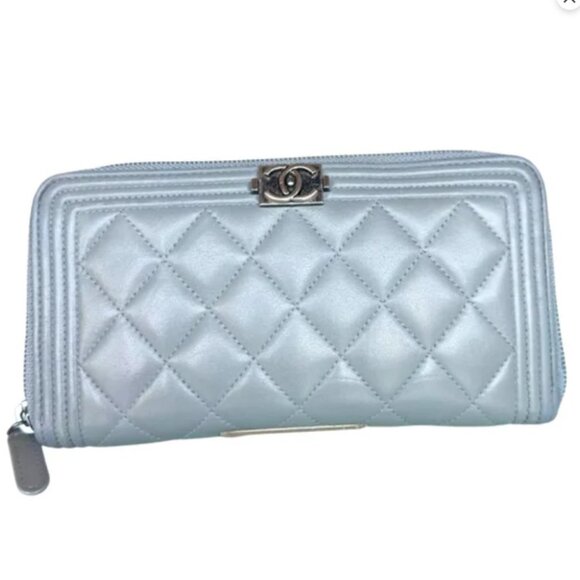 CHANEL Boy lamb skin Gray Authentic Zip Around Wallet - Picture 1 of 10
